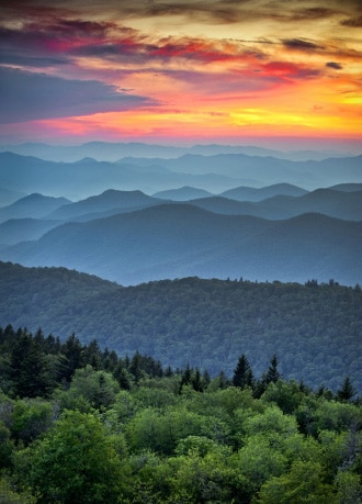 Great Smokey Mountains. Source: Travel Blah Blah, Shane Wellington. Moving to Tennessee. Reliant Realty