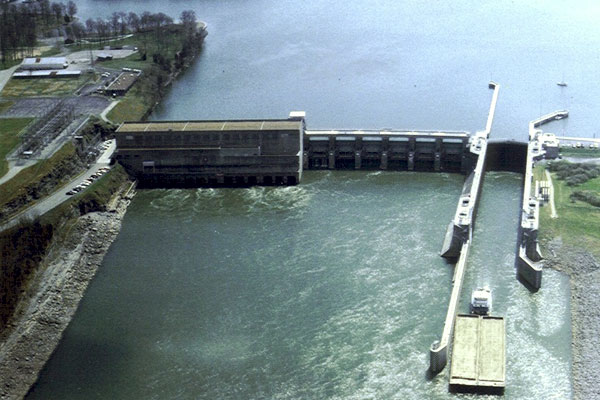 Old Hickory Lake Lock and Dam. Photo Wikipedia. Reliant Realty ERA Powered.. Photo Wikipedia. Reliant Realty ERA Powered.
